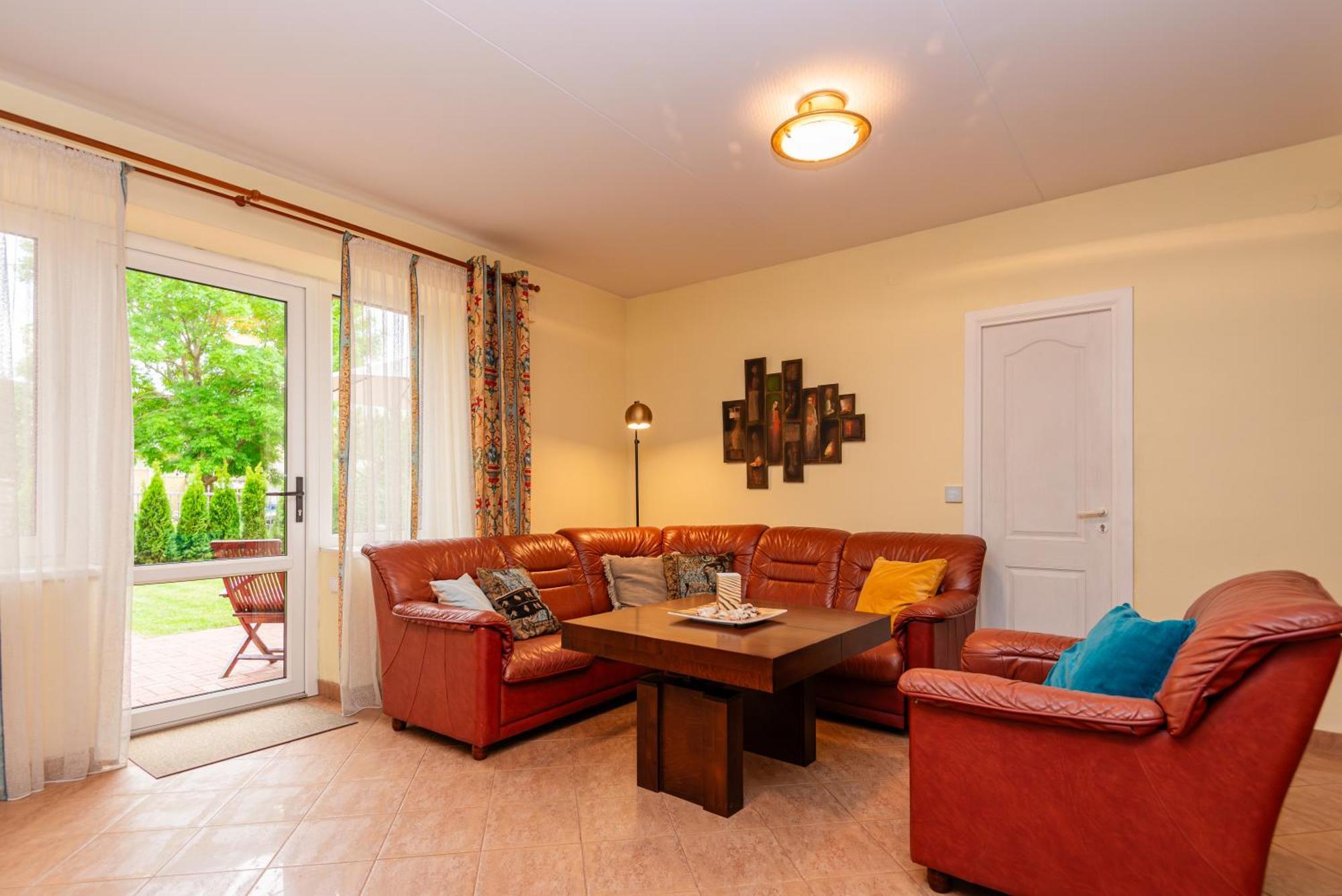 Family Inn Cottage With Terrace Palanga Exteriör bild