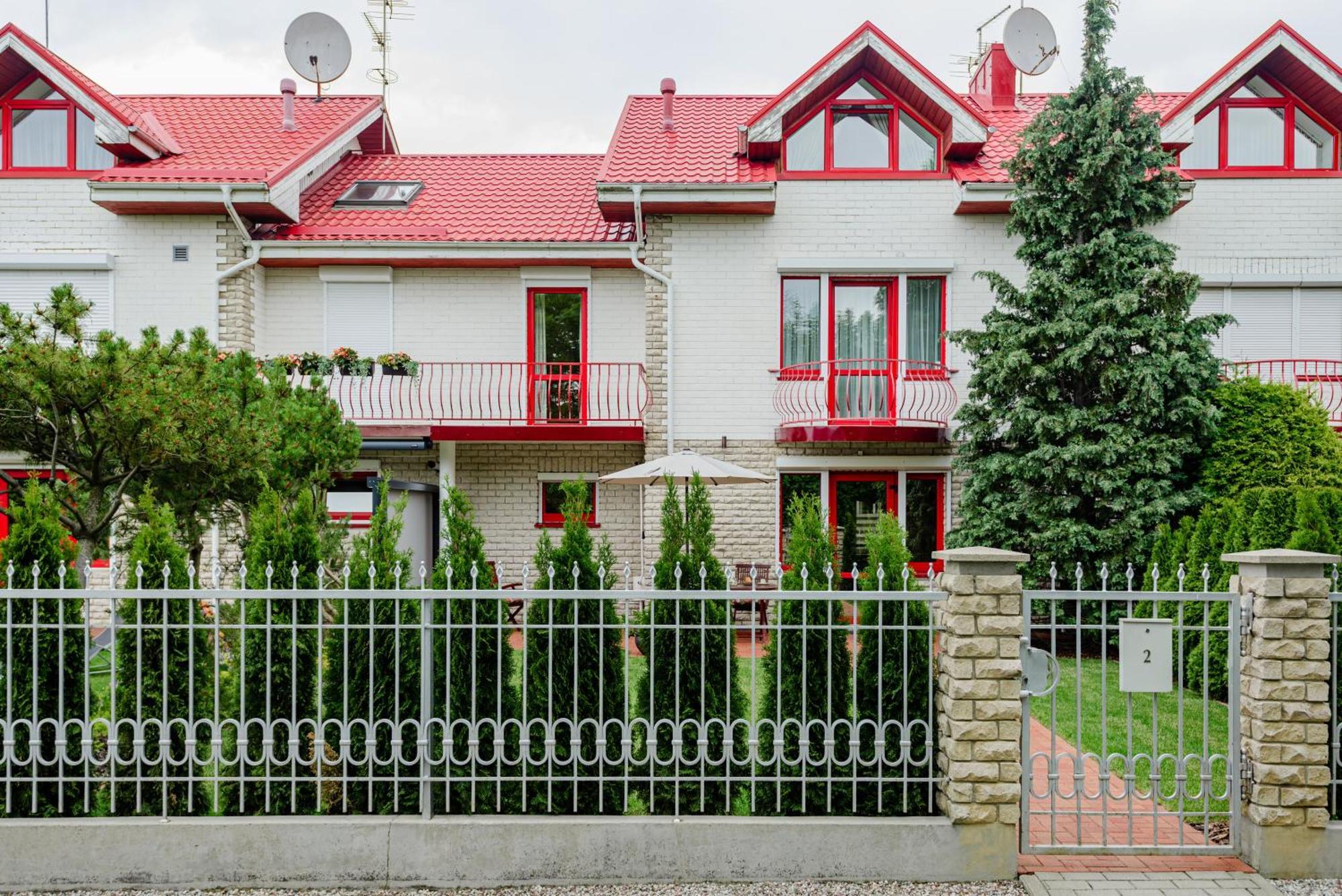 Family Inn Cottage With Terrace Palanga Exteriör bild