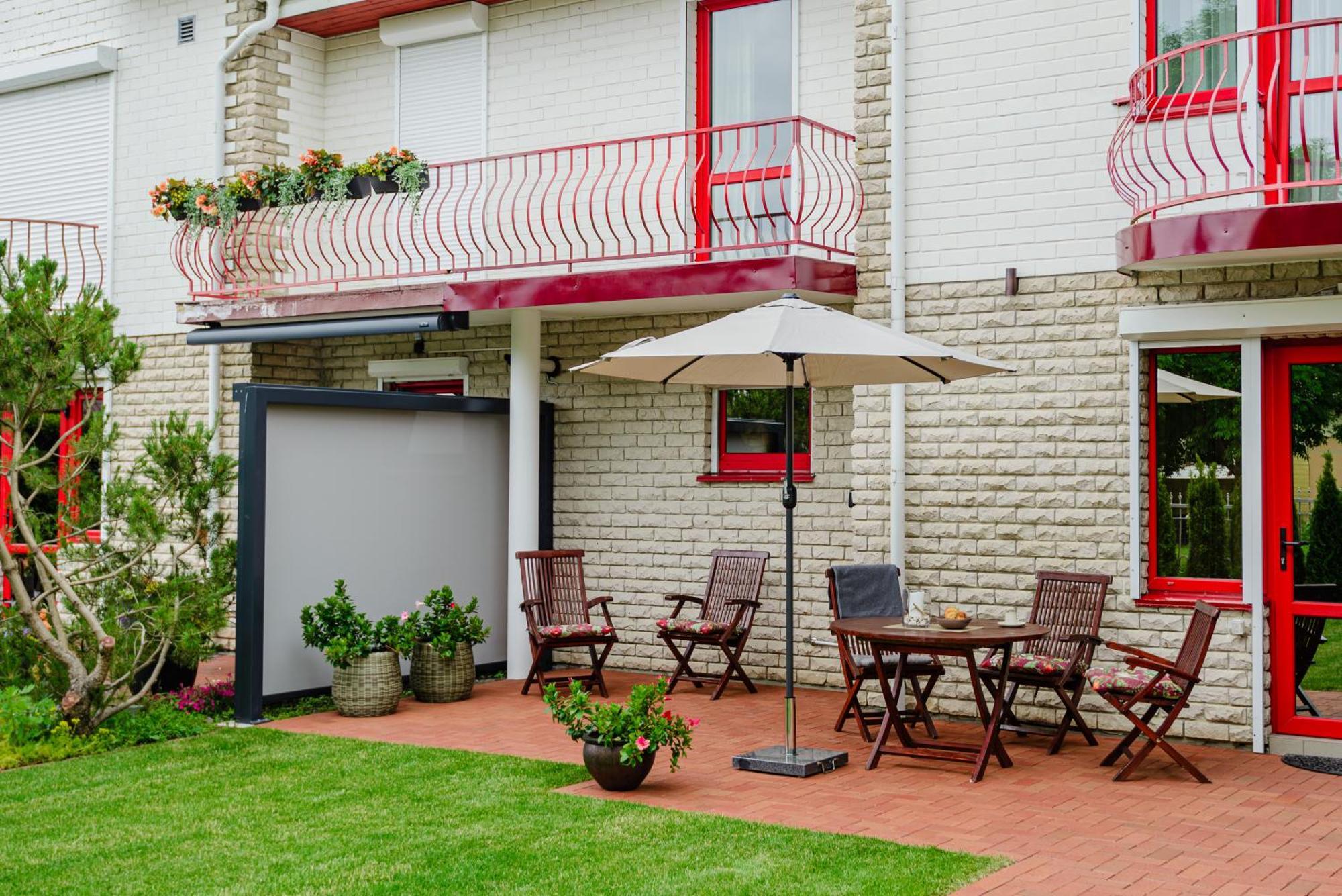 Family Inn Cottage With Terrace Palanga Exteriör bild